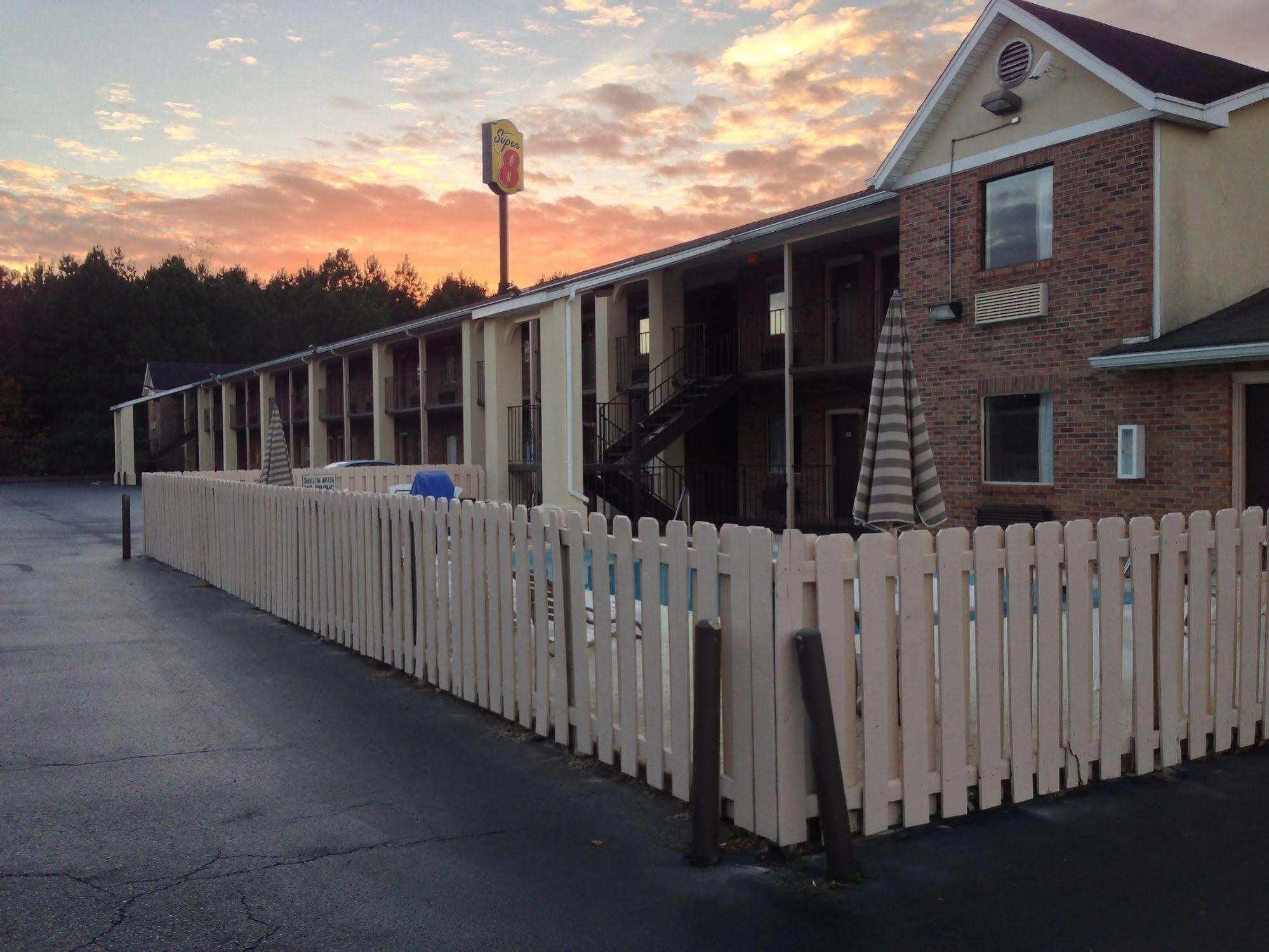 Super 8 By Wyndham Florence Exterior foto